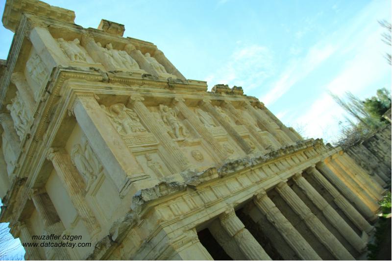 afrodisias sebateion tapınağı