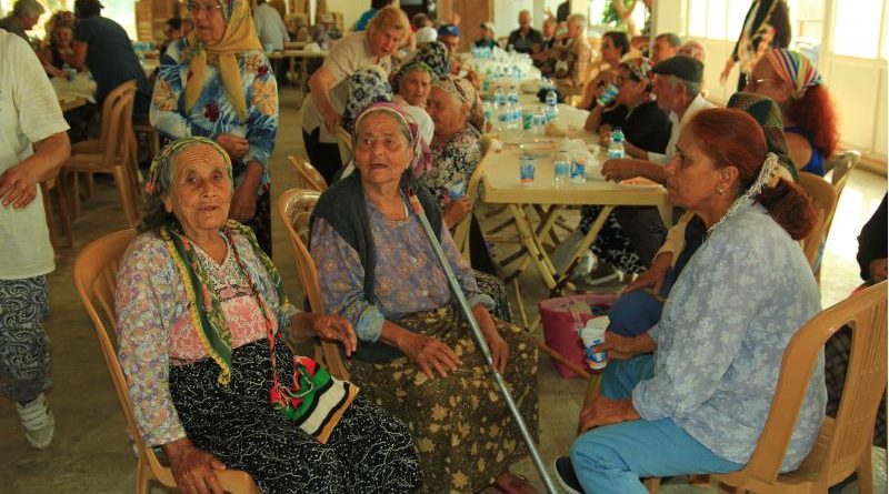 datça'da yaşlılar buluşması